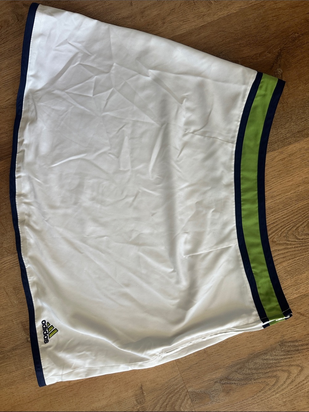 Adidas White sport golf Skirt with Navy Hem and Lime Logo, zippered side Size 10
